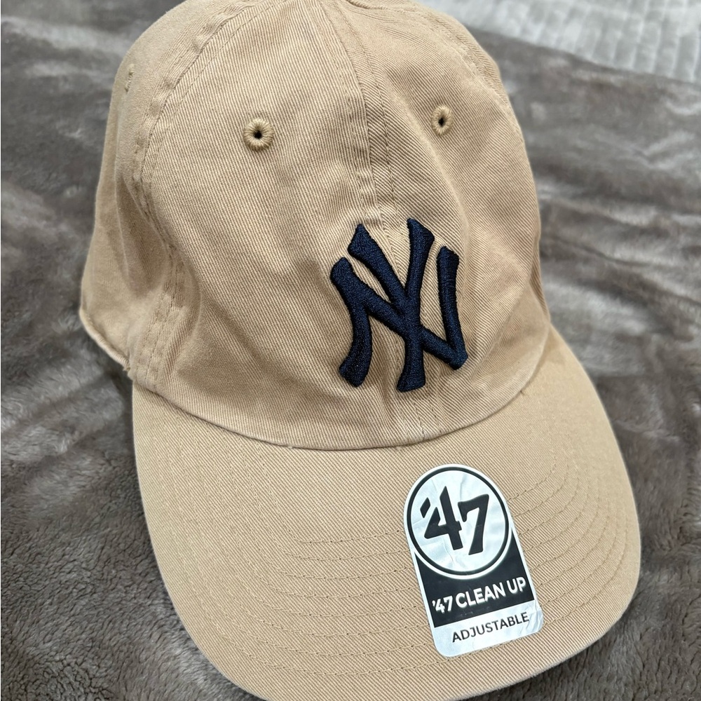 47 New York Yankees Tan Baseball Cap - Adjustable